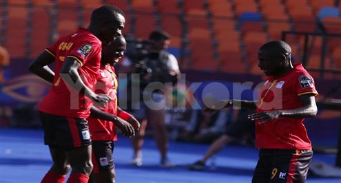 مهاجم أوغندا: لا يمكن أن نشتكي من الطقس الحار